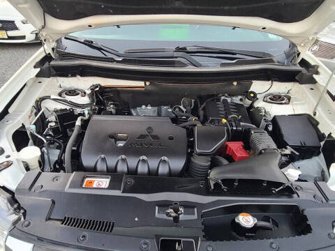 2015 Mitsubishi Outlander SE