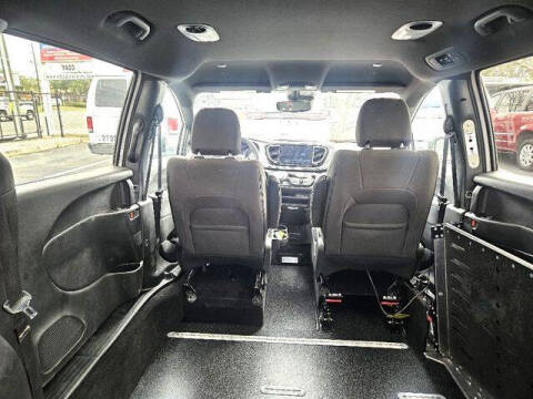 2024 Chrysler Pacifica Touring