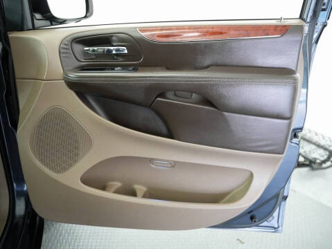 2014 Chrysler Town and Country Touring-L