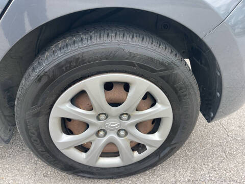 2012 Hyundai Accent GS