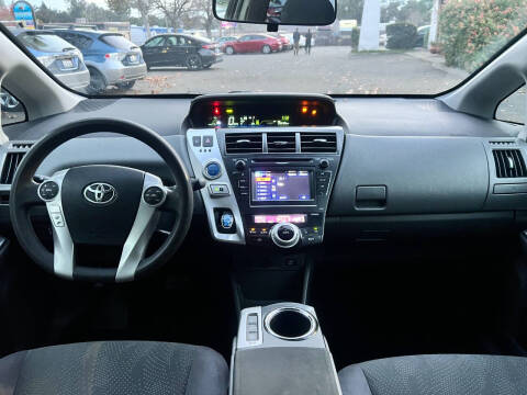 2013 Toyota Prius v Two