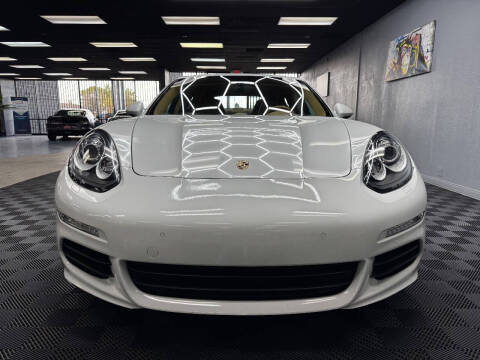 2015 Porsche Panamera 4