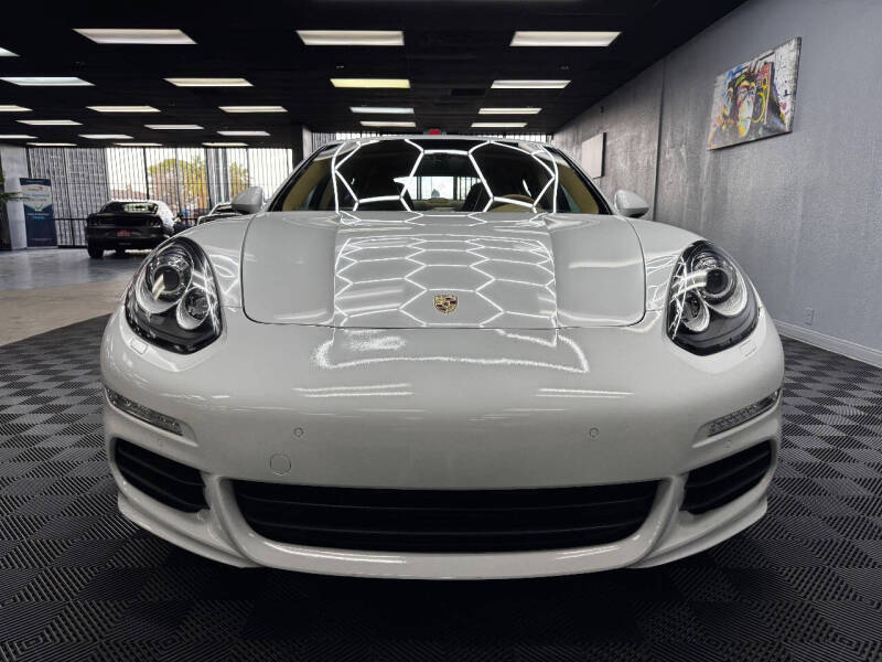 2015 Porsche Panamera 4