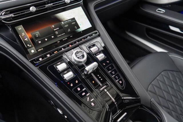 2026 Aston Martin DB12 27