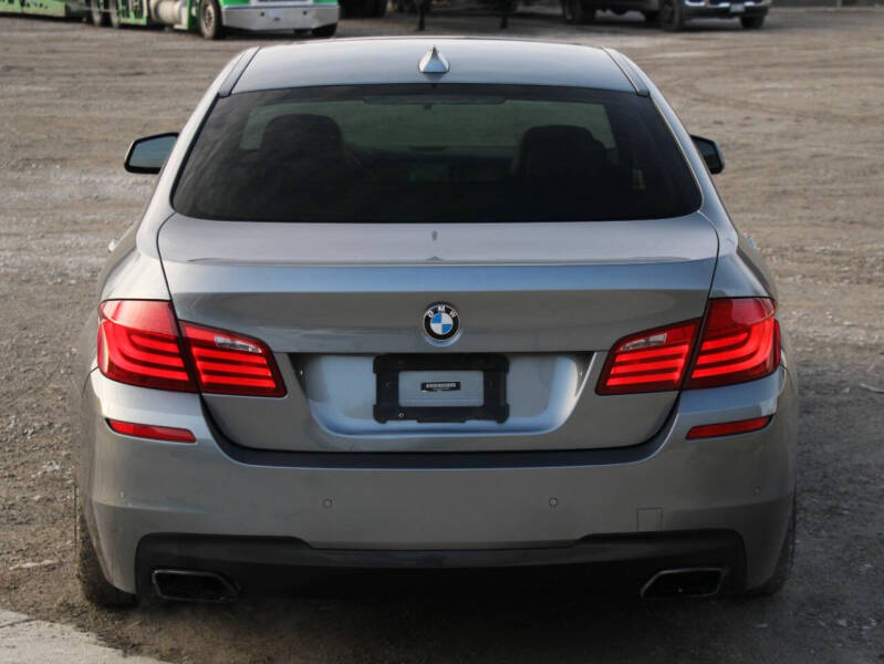 2011 BMW 5 Series 550i xDrive