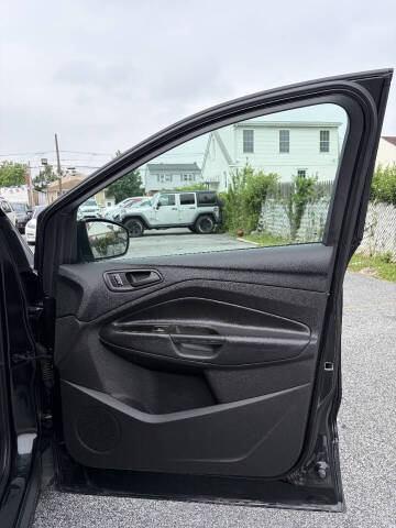 2014 Ford Escape S