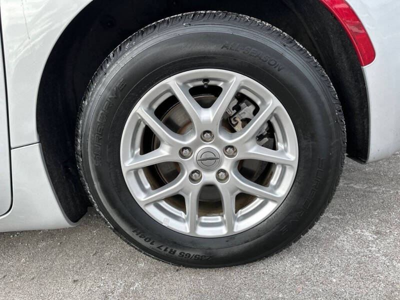 2022 Chrysler Voyager LX