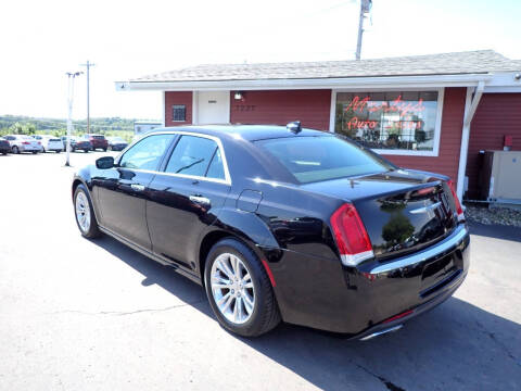 2017 Chrysler 300 C