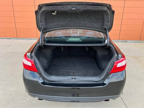 2016 Nissan Altima 2.5 SR