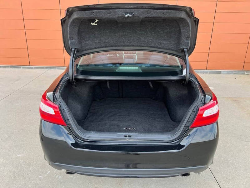 2016 Nissan Altima 2.5 SR