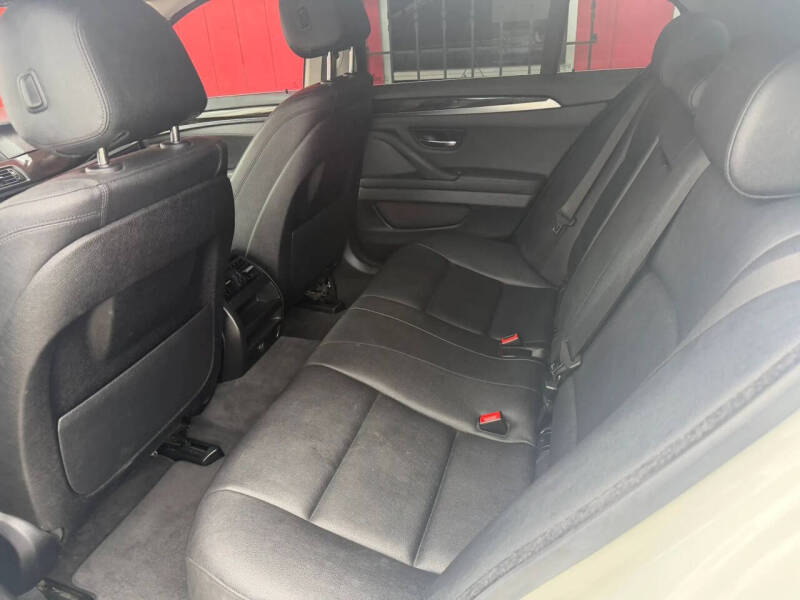 2016 BMW 5 Series 528i