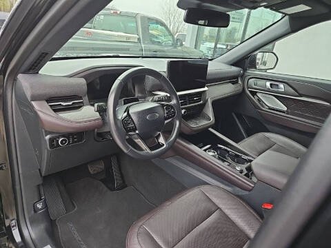 2025 Ford Explorer Platinum