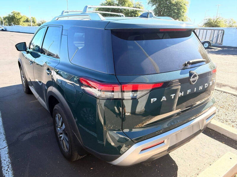 2023 Nissan Pathfinder SL