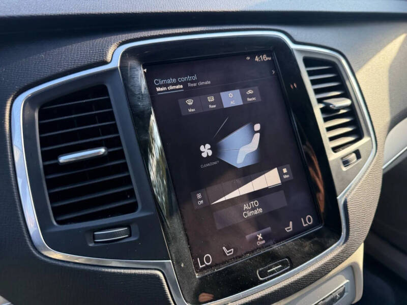 2017 Volvo XC90 T6 Momentum