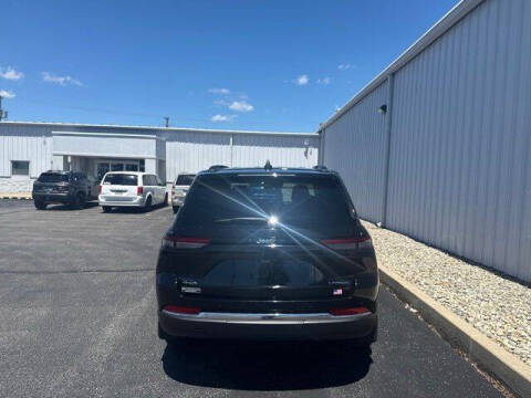 2023 Jeep Grand Cherokee Laredo