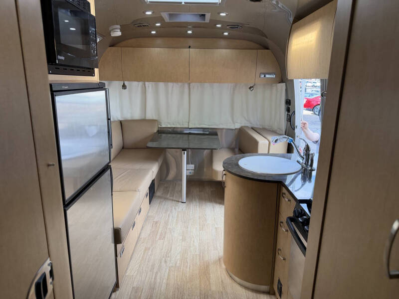 2016 Airstream 25FB