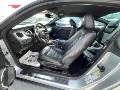 2012 Ford Mustang V6