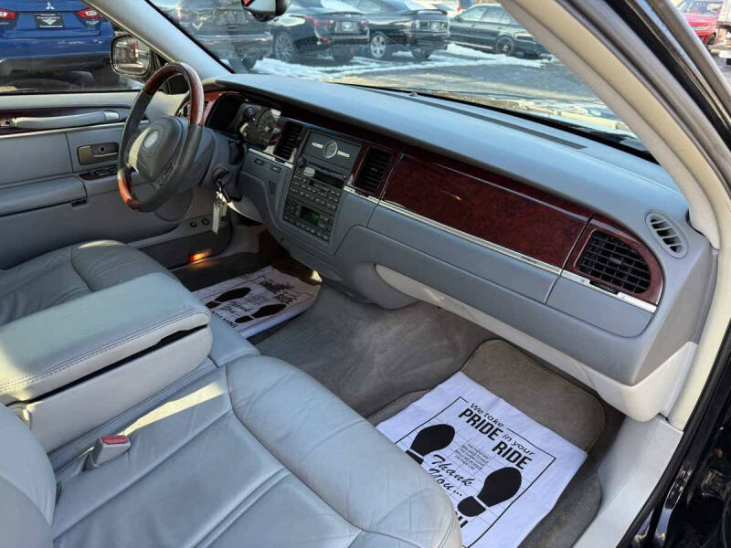 2004 Lincoln Town Car Ultimate