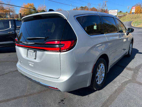 2024 Chrysler Pacifica Touring L