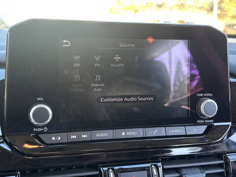 2025 Nissan Pathfinder SV