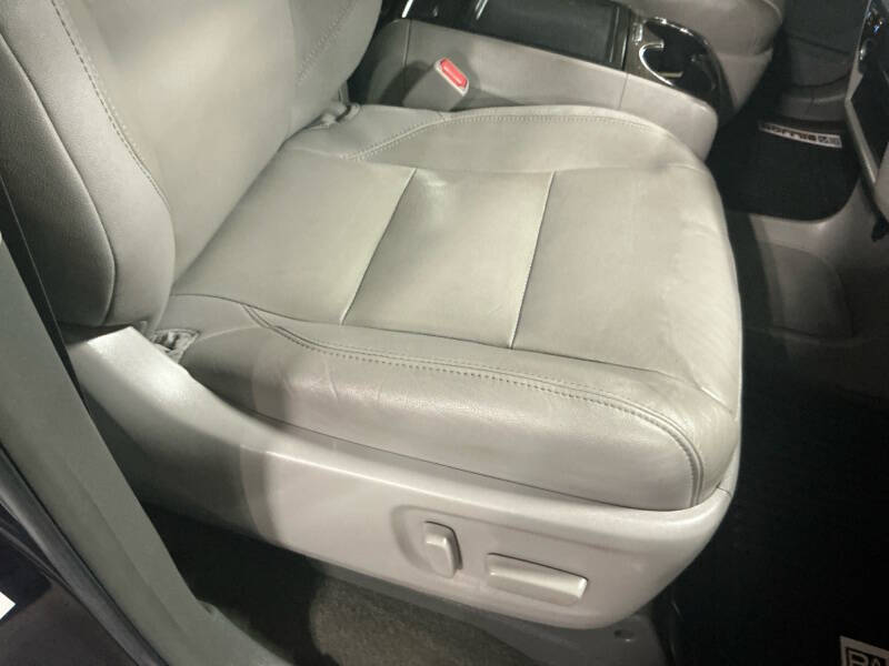 2018 Toyota Sienna XLE 7-Passenger Auto Access Seat