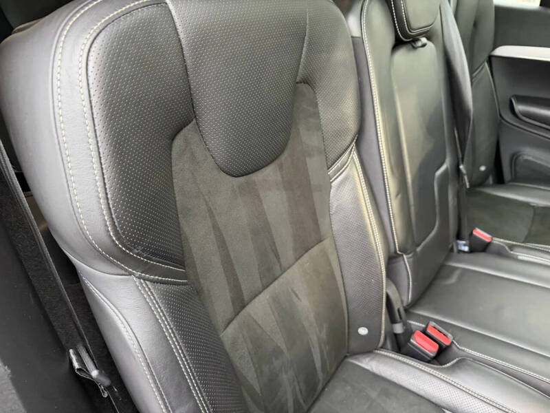 2017 Volvo XC90 T6 R-Design