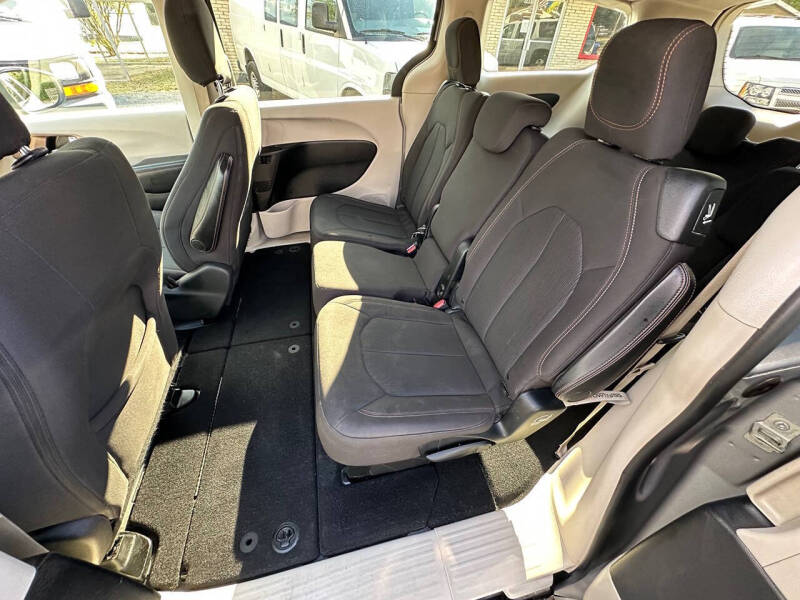 2017 Chrysler Pacifica LX
