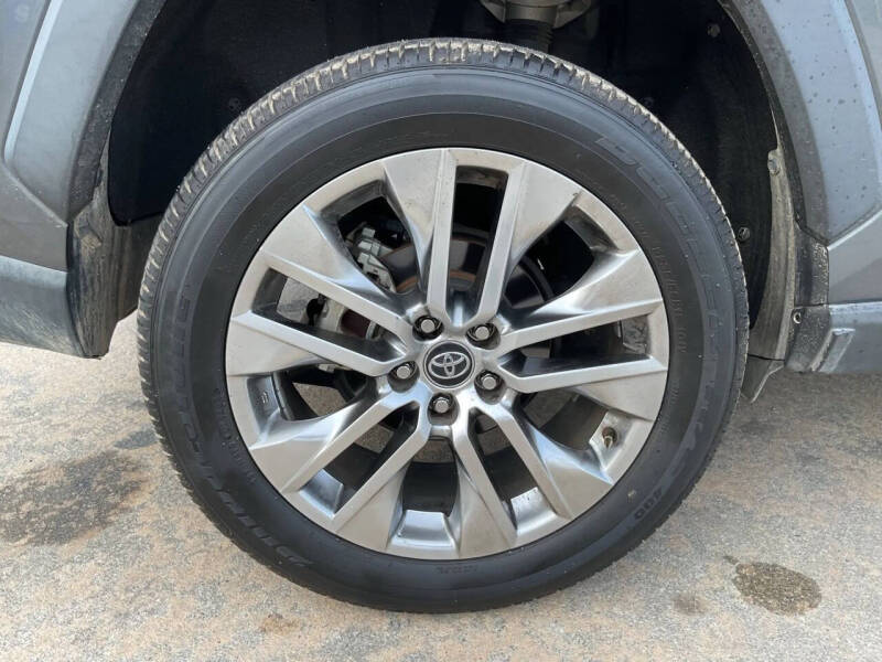 2020 Toyota RAV4 XLE Premium