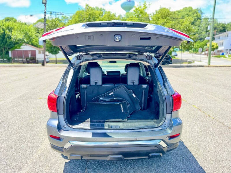 2019 Nissan Pathfinder SL