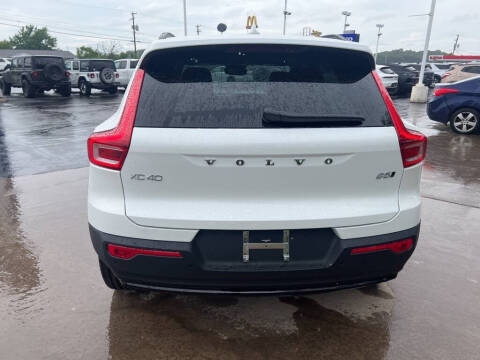 2026 Volvo XC40 B5 Core