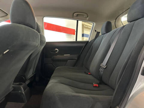 2011 Nissan Versa 1.8 S