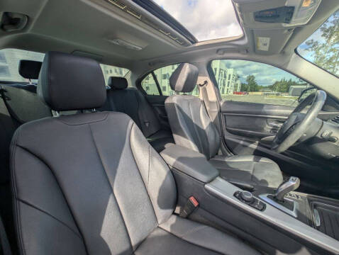 2012 BMW 3 Series 328i