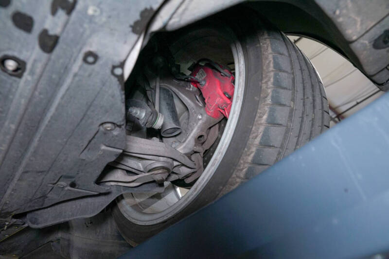 2012 Porsche Cayman R