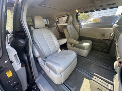 2013 Toyota Sienna Limited 7-Passenger