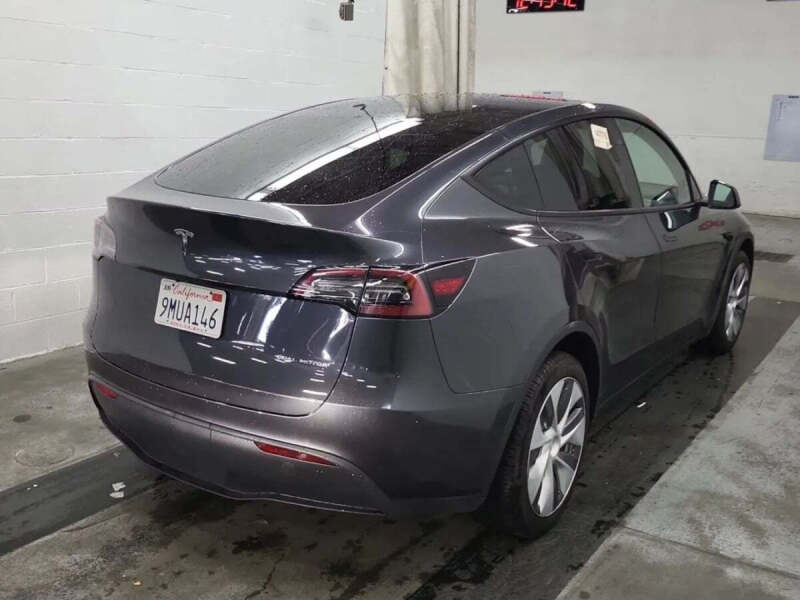 2024 Tesla Model Y Long Range