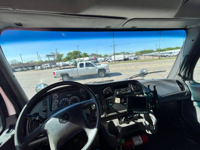 2013 Freightliner M2 106