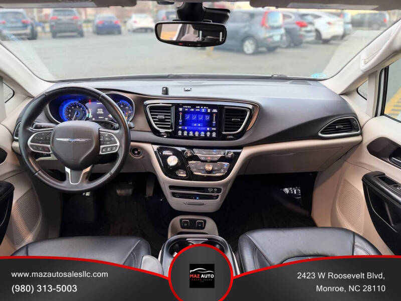 2017 Chrysler Pacifica Touring-L Plus