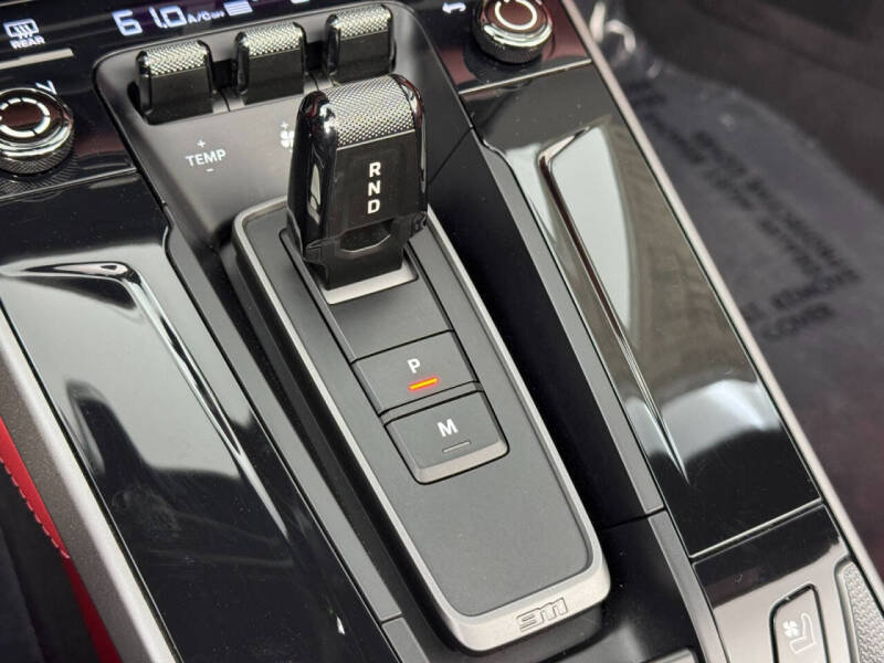 2025 Porsche 911 Carrera
