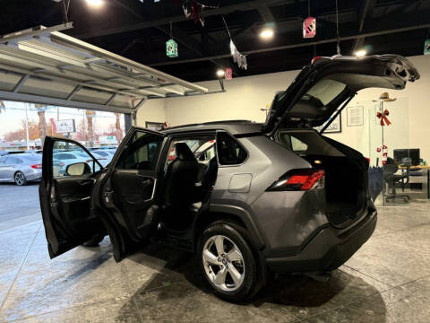 2021 Toyota RAV4 Hybrid XLE Premium