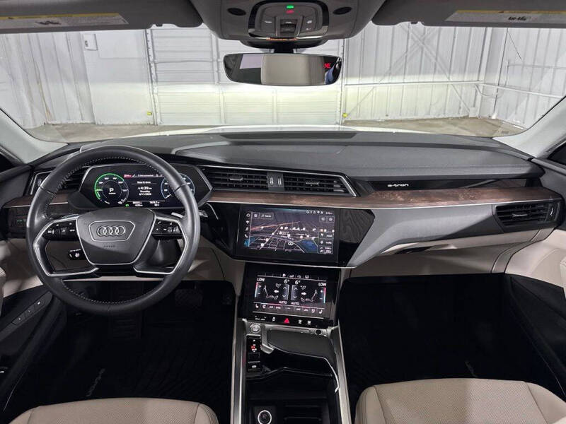 2019 Audi e-tron quattro Premium Plus