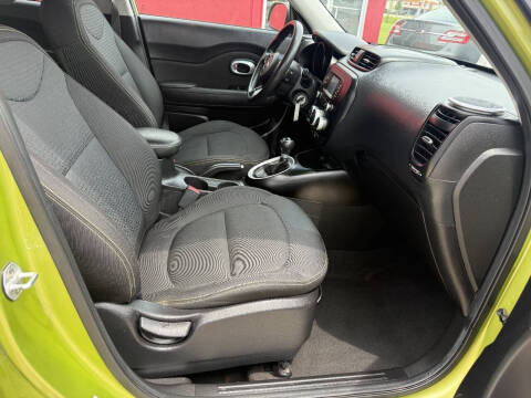 2016 Kia Soul +