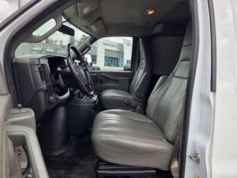 2023 GMC Savana 2500