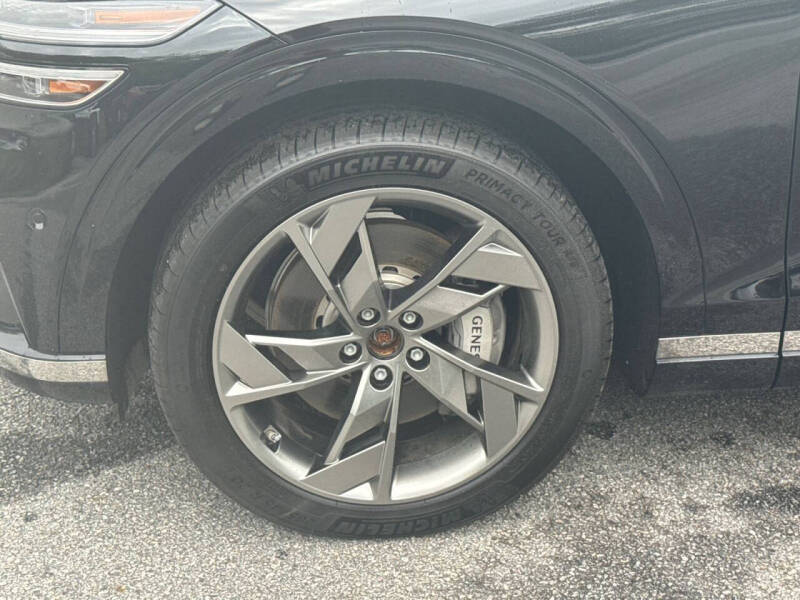2023 Genesis Electrified GV70