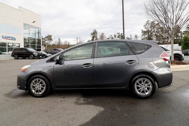 2017 Toyota Prius v Four