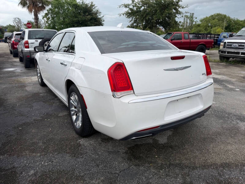 2016 Chrysler 300 C