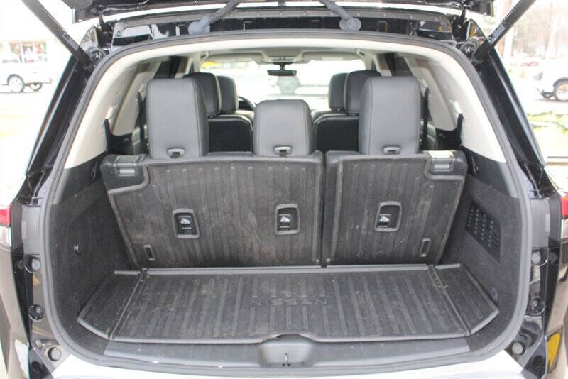 2023 Nissan Pathfinder Platinum