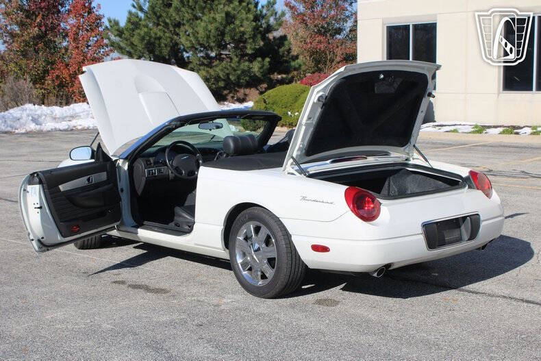2002 Ford Thunderbird Deluxe