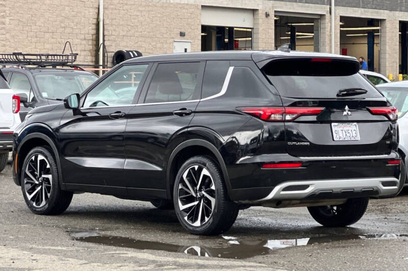 2024 Mitsubishi Outlander SE