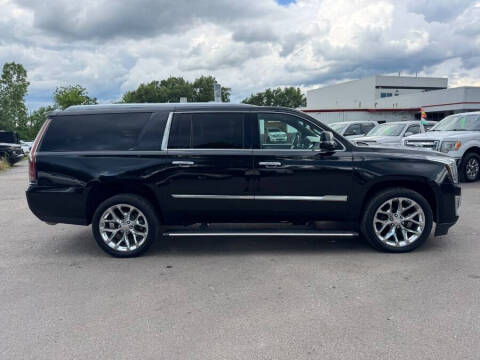 2017 Cadillac Escalade ESV Platinum