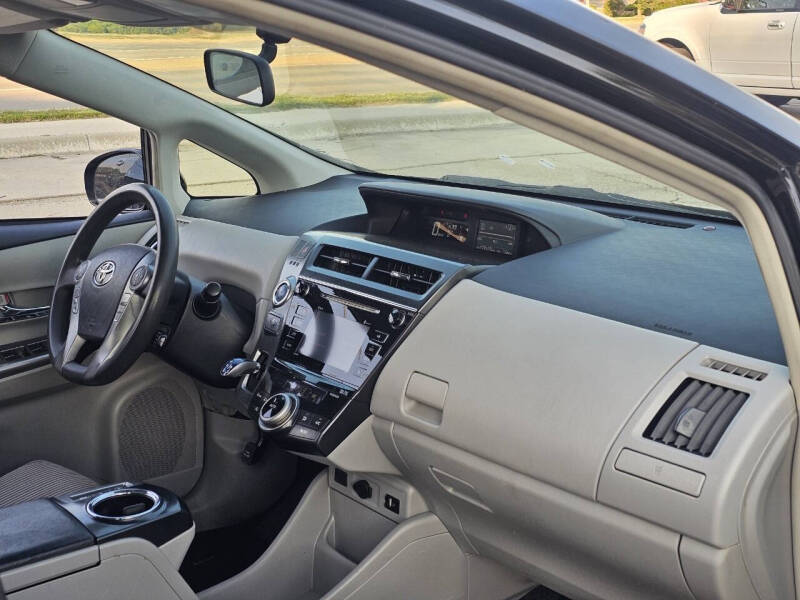 2017 Toyota Prius v Three